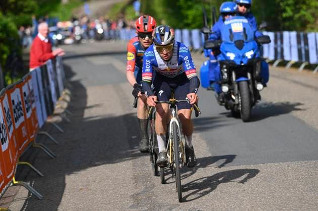 Amstel Gold Race 2026 Cycling Race VALKENBURG, THE NETHERLANDS - APRIL 19 : Evenepoel Remco (BEL) of Red Bull - BORA - Hansgrohe, Skjelmose Mattias (DEN) of Lidl - Trek during the 60th edition of Amstel Gold Race an UCI World Tour 1.UWT one day cycling road race for Men Elite of 220 km with start in Maastricht and finish in Valkenburg on April 19, 2026 in Valkenburg, The Netherlands, 19 04 2026 ( Motordriver Kenny Verfaillie - Valkenburg The Netherlands  Copyright: xVincentxKalutx