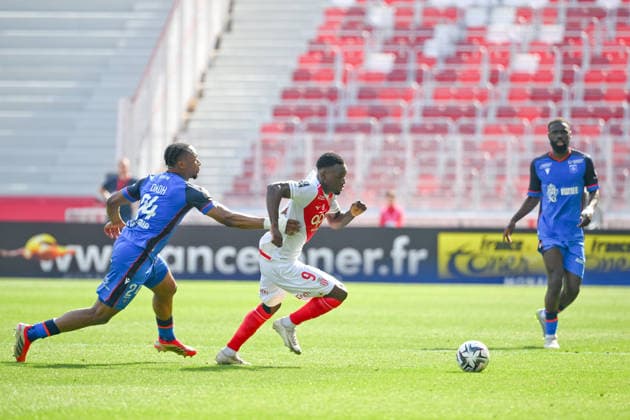 AS Monaco FC v AJ Auxerre - Ligue 1 McDonald s 2025 2026 24 Bryan OKOH (aja) - 09 Folarin BALOGUN (asm) during the Ligue 1 McDonald s match between AS Monaco FC and AJ Auxerre at Stade Louis II on April 19, 2026 in Monaco, Monaco. Monaco Monaco  Copyright: xFEPx 776348355