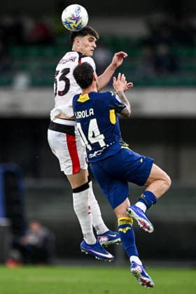 Mg Verona 19 04 2026 - campionato di calcio Serie A Hellas Verona-Milan foto Matteo Gribaudi Image nella foto: Davide Bartesaghi-Pol Lirola 