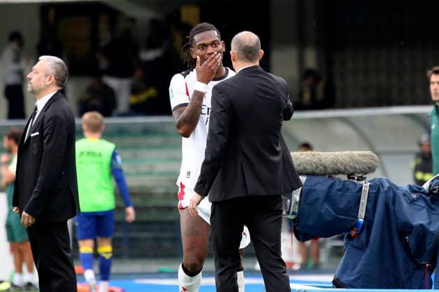 AC Milan™s head coach Massimiliano Allegri AC Milan™s Rafael Leao the Serie A soccer match between Hellas Verona and A.C. Milan at the Bentegodi Stadium in Verona, north west Italy - Sunday , April 19 , 2026. - Soccer .  Copyright: xPaolaxGarbuio Lapressex