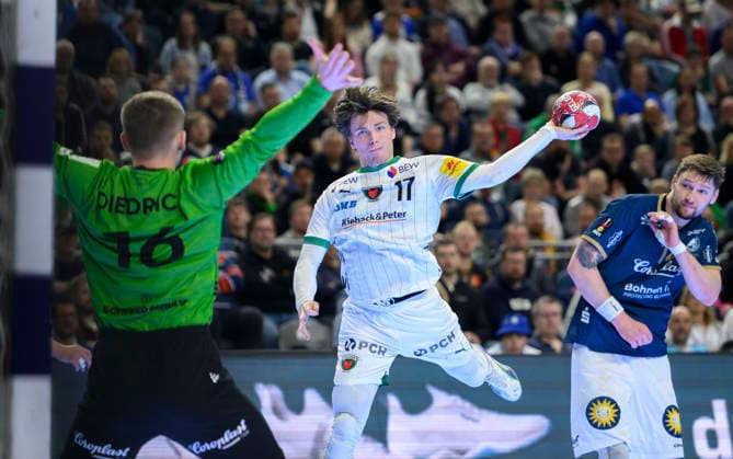 l r Lukas DIEDRICH goalkeeper BHC , Nils LICHTLEIN B , Johannes Wasielewski BHC throw, action final Füchse Berlin B Bergischer HC BHC , on 19 04 2026 Handball DHB Pokal Final4 2026, from 18 04 19 04 2026 in Cologne Germany Â