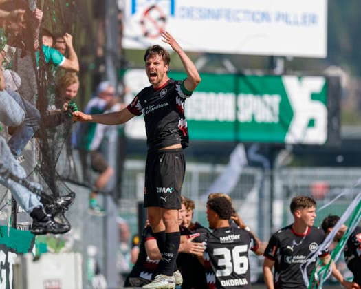 19.04.2026, SUI, Fussball, Herren, Schweizer Cup, Saison 2025 2026, Halbfinal, Yverdon FC vs. FC St. Gallen Lukas Görtler (16, FC St. Gallen) feiert das 0:2 für den FC St. Gallen. Yverdon Stade Municipal Waadt Switzerland *** 19 04 2026, SUI, Soccer, Men, Swiss Cup, Season 2025 2026, Semifinal, Yverdon Sport FC vs FC St Gallen Lukas Görtler 16, FC St Gallen celebrates the 0 2 for FC St Gallen Yverdon Stade Municipal Waadt Switzerland