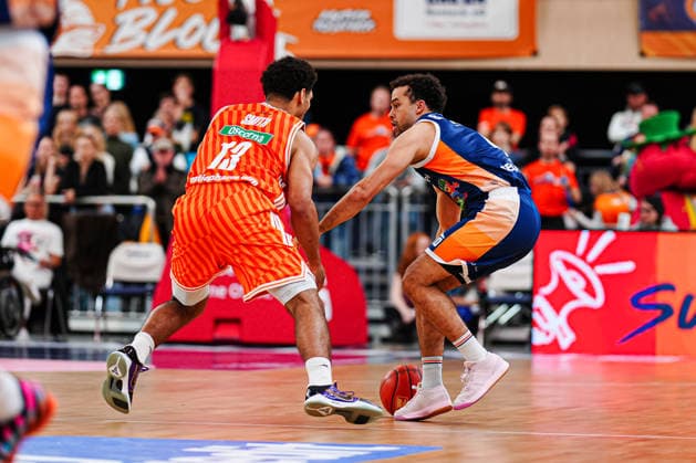 Mark Smith Ratiopahrm Ulm, 13 , Elias Baggette Rostock Seawolves, 04 GER, Rostock Seawolves vs Ratiopharm Ulm, Basketball, Bundesliga, Matchday 30, Season 2025 2026, 19 04 2026 GER, Rostock Seawolves vs Ratiopharm Ulm, Basketball, Bundesliga, Matchday 30, Season 2025 2026, 19 04 2026 Rostock Copyright: xEibner-Pressefoto MarcelxvonxFehrnx EP_MFN