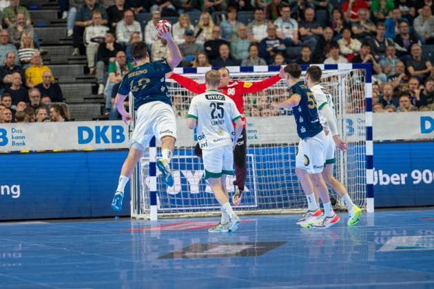 Aron Seesing, Circle Winger, Bergischer Handball Club 06 49 ,Matthes Langhoff, Left Wing Back, Fuechse Berlin 25 , Bergischer HC Fuechse Berlin, DHB Pokal Maenner, Herren, 6 Spieltag, Finale, Daikin HBL, Lidl Final 4, 19 04 2026 Köln NRW Germany Copyright: xkolbert-press MartinxWdziecznyx