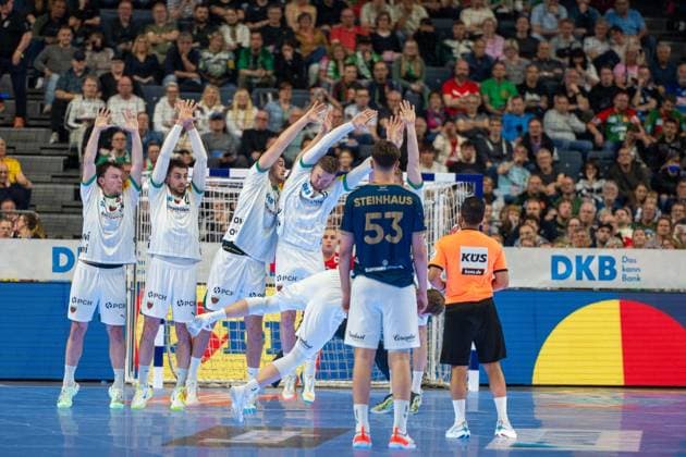 Soeren Steinhaus, Backroom Bergischer Handball Club 06 53 , Kim Voss Fels, Backroom Bergischer Handball Club 06 21 , Bergischer HC Fuechse Berlin, DHB Pokal Maenner, Herren, 6 Spieltag, Finale, Daikin HBL, Lidl Final 4, 19 04 2026 Köln NRW Germany Copyright: xkolbert-press MartinxWdziecznyx