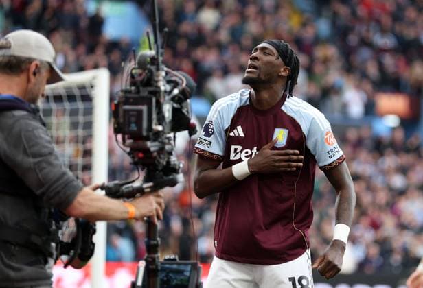 Tammy Abraham of Aston Villa celebrates scoring a goal to make the score 2-1 Aston Villa v Sunderland, Premier League, Football, Villa Park, Birmingham, UK - 19 Apr 2026Birmingham Villa Park United Kingdom EDITORIAL USE ONLY No use with unauthorised audio, video, data, fixture lists, club league logos or live services. Online in-match use limited to 120 images, no video emulation. No use in betting, games or single club league player publications. Copyright: xKieranxMcManus Shutterstockx 16832205bk
