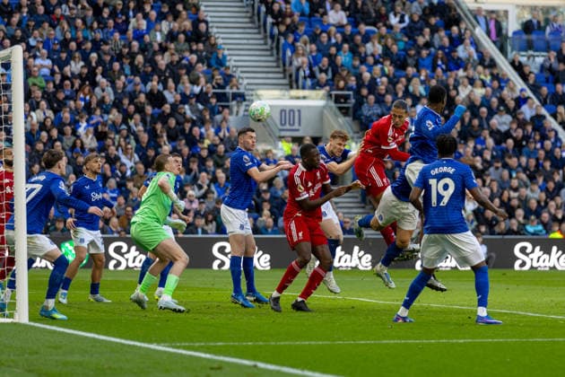 Football - FA Premier League - Everton FC v Liverpool FC LIVERPOOL, ENGLAND - Sunday, April 19, 2026: Liverpool s captain Virgil van Dijk scores his side s second goal with a header during the FA Premier League match between Everton FC and Liverpool FC, the 248th Merseyside Derby, at Bramley-Moore Dock. (Photo by David Rawcliffe Propaganda) LIVERPOOL Bramley-Moore Dock MERSEYSIDE ENGLAND  Copyright: xDavidxRawcliffex P2026-04-19-Everton_Liverpool-153