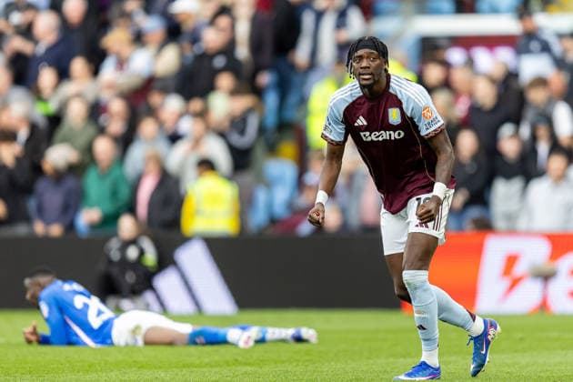 Aston Villa v Sunderland, Premier League GOAL scores 4-3 Aston Villa forward Tammy Abraham (18) scores and celebrates during the Premier League match between Aston Villa and Sunderland at Villa Park, Birmingham, UK on 19 April 2026. Birmingham Villa Park West Midlands UK Editorial use only DataCo restrictions apply See www.football-dataco.com , Copyright: xManjitxNarotrax PSI-24107-0046