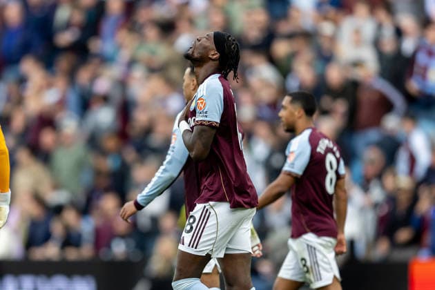 Aston Villa v Sunderland, Premier League GOAL scores 4-3 Aston Villa forward Tammy Abraham (18) scores and celebrates during the Premier League match between Aston Villa and Sunderland at Villa Park, Birmingham, UK on 19 April 2026. Birmingham Villa Park West Midlands UK Editorial use only DataCo restrictions apply See www.football-dataco.com , Copyright: xManjitxNarotrax PSI-24107-0050