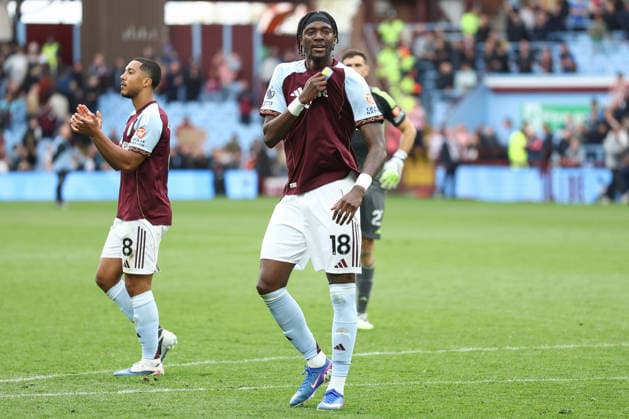 Aston Villa v Sunderland, Premier League Tammy Abraham of Aston Villa celebrates after the Aston Villa v Sunderland Premier League match at Villa Park, Birmingham, England on 19 April 2026 Credit: Ian Stephen Every Second Media Editorial use only. All images are copyright Every Second Media Limited. No images may be reproduced without prior permission. All rights reserved. Premier League and Football League images are subject to licensing agreements with Football DataCo Limited. see https: www.football-dataco.com Copyright: xIMAGO EveryxSecondxMediax ESM-1927-0039 IanxStephenx xEveryxSecondxMediax