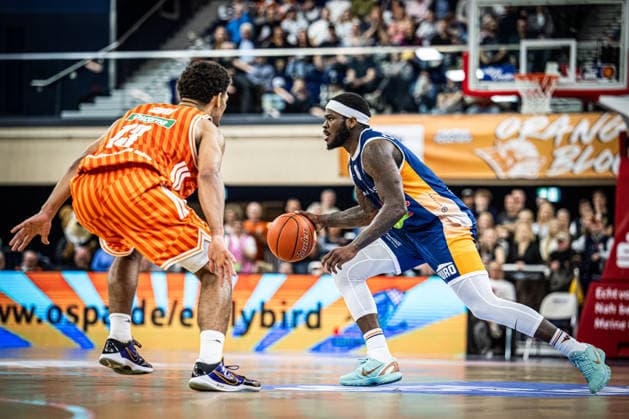 Rostock, Germany 19 April 2026 1 BBL 2025 2026 Sp 30 Rostock Seawolves vs ratiopharm ulm Pictured from left Mark Smith ratiopharm Ulm and TJ Crockett Jr Rostock Seawolves Copyright: xFotostandx xVoelkerx