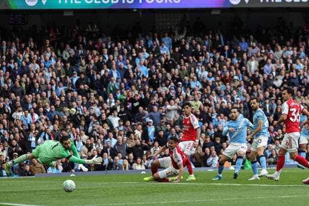 Premier League: Manchester City v Arsenal Rayan Cherki of Manchester City scores to make it 1-0 during the Premier League match Manchester City vs Arsenal at Etihad Stadium, Manchester, United Kingdom on 19 April 2026 (Photo by Mark Cosgrove News Images) Manchester Etihad Stadium Greater Manchester United, ManU Kingdom Copyright: xMarkxCosgrove NewsxImagesx