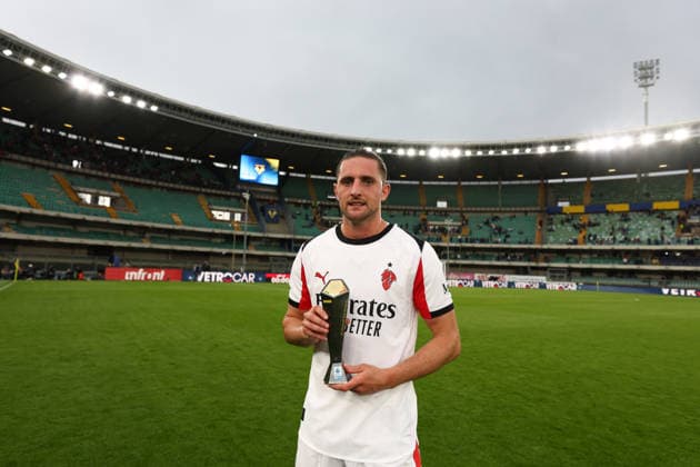 April 19, 2026, Verona, Veneto, Italy: ADRIEN RABIOT 12 has been voted Man of the Match for Matchday 33 of 38 of the Serie A 2025 26 between HELLAS VERONA and AC MILAN at the Bentegodi Stadium in Verona, Italy. AC MILAN won 1:0. Soccer 2026: Hellas Verona 0:1 AC Milan  - ZUMAc179 20260419_zep_c179_012 Copyright: xMickaelxChavetx