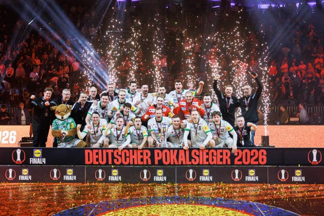 Award ceremony, winner photo Fuechse Berlin, cup, jubilation, joy, passion, success, emotion, enthusiasm, positive emotions GER, Fuechse Berlin vs Bergischer HC, handball, DHB Cup, LIDL Final4, final, season 2025 2026, 19 04 2026, GER, Fuechse Berlin vs Bergischer HC, handball, DHB Cup, LIDL Final4, final, season 2025 2026, 19 04 2026, Cologne Copyright: xEibnerxPressefoto OliverxSchmidtx EP_OST