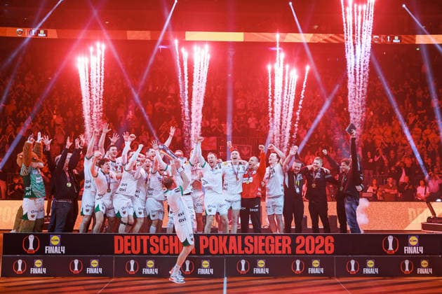 Award ceremony, winner photo Fuechse Berlin, cup, jubilation, joy, passion, success, emotion, enthusiasm, positive emotions, Max DARJ Fuechse Berlin, 05 GER, Fuechse Berlin vs Bergischer HC, handball, DHB Pokal, LIDL Final4, final, season 2025 2026, 19 04 2026, GER, Fuechse Berlin vs Bergischer HC, handball, DHB Pokal, LIDL Final4, final, season 2025 2026, 19 04 2026, Cologne Copyright: xEibnerxPressefoto OliverxSchmidtx EP_OST