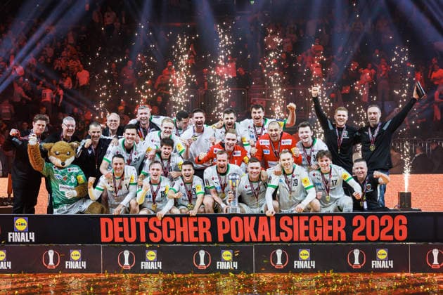 Award ceremony, winner photo Fuechse Berlin, cup, jubilation, joy, passion, success, emotion, enthusiasm, positive emotions GER, Fuechse Berlin vs Bergischer HC, handball, DHB Cup, LIDL Final4, final, season 2025 2026, 19 04 2026, GER, Fuechse Berlin vs Bergischer HC, handball, DHB Cup, LIDL Final4, final, season 2025 2026, 19 04 2026, Cologne Copyright: xEibnerxPressefoto OliverxSchmidtx EP_OST