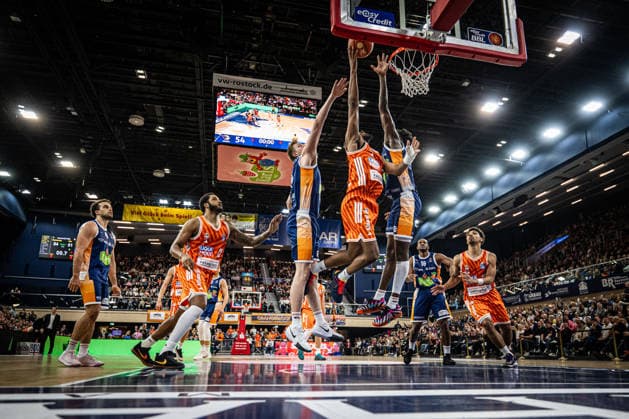 Rostock, Germany 19 April 2026 1 BBL 2025 2026 Sp 30 Rostock Seawolves vs ratiopharm ulm In the picture 4 from left Justin Simon ratiopharm Ulm Copyright: xFotostandx xVoelkerx