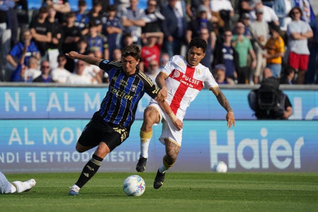 Pisa s Felipe Loyola ....During the Serie A soccer match between Pisa and Genoa at the Cetilar Arena Romeo Anconetani Stadium in Pisa; Center West Italy; Sunday April 19 2026 ; Soccer  Copyright: xAlessandroxLaxRoccax xLaPressex