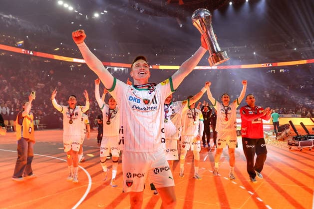 19 04 2026, xgox, Handball, DHB Pokal Final, TBV Lemgo Lippe Füchse Berlin v l Lasse Andersson Berlin, 11 cheering about the victory, cheering after the match, cup, cup winner Cologne