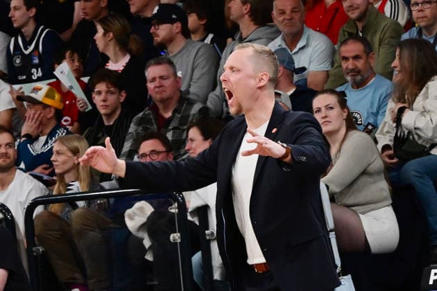 GER, 1 BBL, Veolia Towers Hamburg vs SC Rasta Vechta 19 04 2026,,GER, 1 BBL, Veolia Towers Hamburg vs SC Rasta Vechta, in the picture Head Coach Christian Held RASTA Vechta nordphotoxGmbH xWitke nph00002