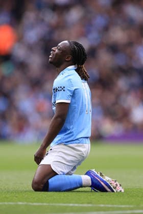 Fußball Premier League Manchester City gegen Arsenal 19. April 2026 Premier League Manchester City gegen Arsenal Jeremy Doku von Manchester City Foto Simon Stacpoole Abseits Manchester UK  Copyright: xSimonxStacpoolexOffside