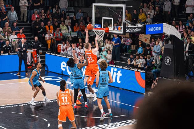 Basketball I Mens I Bundesliga I Season 2025 2026 I Matchday 30 I Veolia Towers Hamburg RASTA Vechta I 19 04 2026 Corner shot Lars Thiemann 21, SC Rasta Vechta Copyright: xLobeca Björn-OlexKehmx