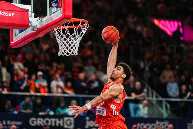Wurf Mark Smith (Ratiopahrm Ulm, 13) GER, Rostock Seawolves vs. Ratiopharm Ulm, Basketball, Bundesliga, Spieltag 30, Saison 2025 2026, 19.04.2026 GER, Rostock Seawolves vs. Ratiopharm Ulm, Basketball, Bundesliga, Spieltag 30, Saison 2025 2026, 19.04.2026 Rostock *** Throw Mark Smith Ratiopahrm Ulm, 13 GER, Rostock Seawolves vs Ratiopharm Ulm, Basketball, Bundesliga, Matchday 30, Season 2025 2026, 19 04 2026 GER, Rostock Seawolves vs Ratiopharm Ulm, Basketball, Bundesliga, Matchday 30, Season 2025 2026, 19 04 2026 Rostock Copyright: xEibner-Pressefoto MarcelxvonxFehrnx EP_MFN