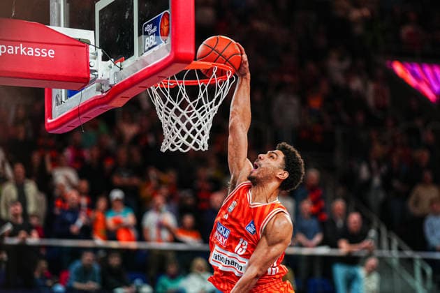 Throw Mark Smith Ratiopahrm Ulm, 13 GER, Rostock Seawolves vs Ratiopharm Ulm, Basketball, Bundesliga, Matchday 30, Season 2025 2026, 19 04 2026 GER, Rostock Seawolves vs Ratiopharm Ulm, Basketball, Bundesliga, Matchday 30, Season 2025 2026, 19 04 2026 Rostock Copyright: xEibner-Pressefoto MarcelxvonxFehrnx EP_MFN
