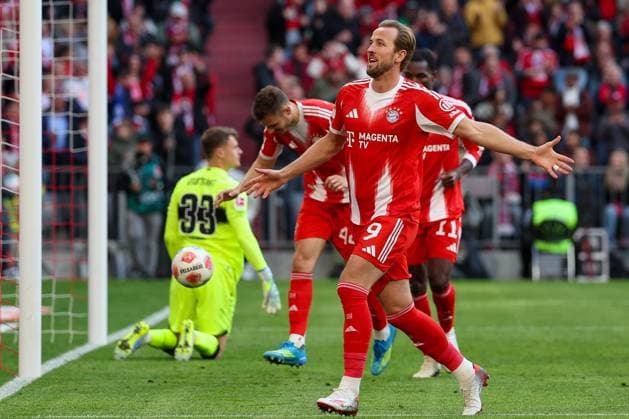 Jubel von Harry Kane 9 (FC Bayern Muenchen) nach seinem Tor zum 4:1, Emotion, Freude, FC Bayern Muenchen vs. VfB Stuttgart, Fussball, Maenner, Bundesliga, Saison 2025 2026, Rueckrunde, 30. Spieltag, 19.04.2026 DFB regulations prohibit any use of photographs as image sequences and or quasi-video Muenchen Bayern Deutschland *** Celebration of Harry Kane 9 FC Bayern Muenchen after his goal to 4 1, Emotion, Joy, FC Bayern Muenchen vs VfB Stuttgart, Football, Men, Bundesliga, Season 2025 2026, Second round, Matchday 30, 19 04 2026 DFB regulations prohibit any use of photographs as image sequences and or quasi video Muenchen Bayern Germany Copyright: xkolbert-press MartinxAgüerax