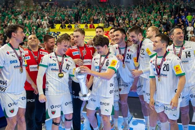 FUechse Berlin celebrate the DHB Pokal 2026, Bergischer HC Fuechse Berlin, DHB Pokal Maenner, Herren, 6 Spieltag, Finale, Daikin HBL, Lidl Final 4, 19 04 2026 Köln NRW Germany Copyright: xkolbert-press MartinxWdziecznyx