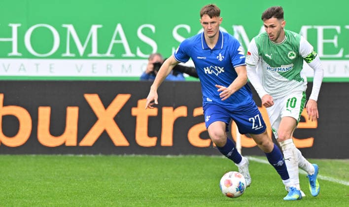 19 04 2026 Soccer Season 2025 2026 2 Soccer Bundesliga 30 Matchday SpVgg Greuther Fürth Kleeblatt SV Darmstadt 98 Lilien Sportfoto Zink MeZi xmexzix DFL regulations prohibit any use of photographs as image sequences and or quasi video only for editorial use Bartosz Bialek 27, SV Darmstadt 98 D98 SV98 Branimir Hrgota 10, SpVgg Greuther Fürth , rechts