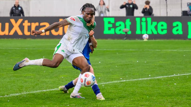 19 04 2026 Soccer Season 2025 2026 2 Soccer Bundesliga 30 Matchday SpVgg Greuther Fürth Kleeblatt SV Darmstadt 98 Lilien Sportfoto Zink xwoxzix DFL regulations prohibit any use of photographs as image sequences and or quasi video only for editorial use Noel Futkeu 9, SpVgg Greuther Fürth erzielt Treffer Tor Torschuß zum 3 2