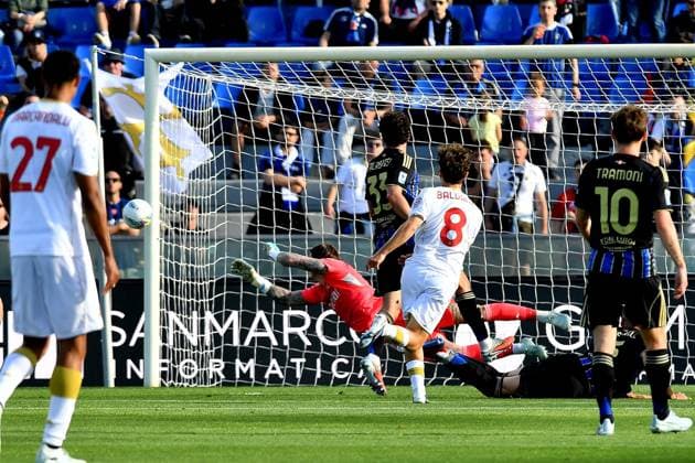 Tommaso Baldanzi (Genoa) opportunity during Pisa SC vs Genoa CFC, Italian soccer Serie A match in Pisa, Italy, April 19 2026  Copyright: xGabrielexMasotti IPAxSportx xipa-agency.netx xx IPA_74082160 IPA_Agency_IPA74082160