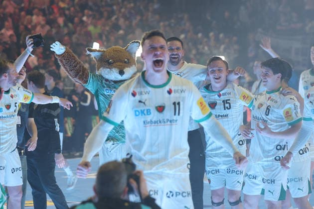 GER, Lanxess Arena Koeln, HBL, LIDL FINAL4, Men, Final, Fuechse Berlin vs bergischer HC 19 04 2026, Lanxess Arena , Koeln , GER, Lanxess Arena Koeln, HBL, LIDL FINAL4, Men, Final, Fuechse Berlin vs bergischer HC, in the picture Berlin is cup winner and celebrates the title Lasse Andersson Fuechse Berlin 11 , Leo Prantner Fuechse Berlin 6 , Aitor Arino Fuechse Berlin 14 , Tobias Grondahl Fuechse Berlin 15 , nordphotoxGmbHx xMeuter nph00351