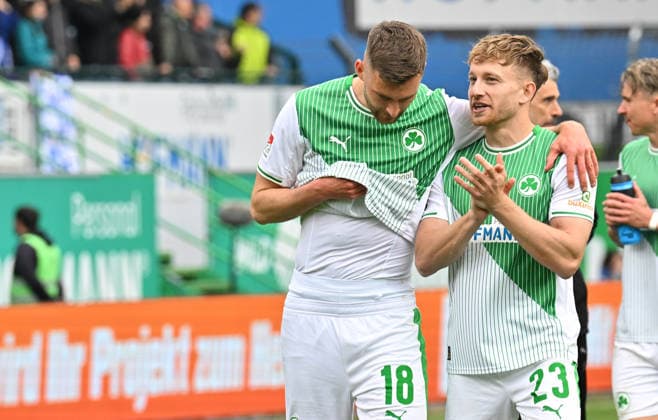 19 04 2026 Soccer Season 2025 2026 2 Soccer Bundesliga 30 Matchday SpVgg Greuther Fürth Kleeblatt SV Darmstadt 98 Lilien Sportfoto Zink MeZi xmexzix DFL regulations prohibit any use of photographs as image sequences and or quasi video only for editorial use Felix Higl 18, SpVgg Greuther Fürth Jannik Dehm 23, SpVgg Greuther Fürth, right