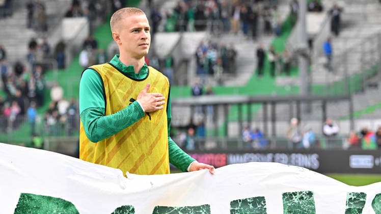 19 04 2026 Soccer Season 2025 2026 2 Soccer Bundesliga 30 Matchday SpVgg Greuther Fürth Kleeblatt SV Darmstadt 98 Lilien Sportfoto Zink MeZi xmexzix DFL regulations prohibit any use of photographs as image sequences and or quasi video only for editorial use Brynjar Ingi Bjarnason 25, SpVgg Greuther Fürth Jubel Freude nach Spielende