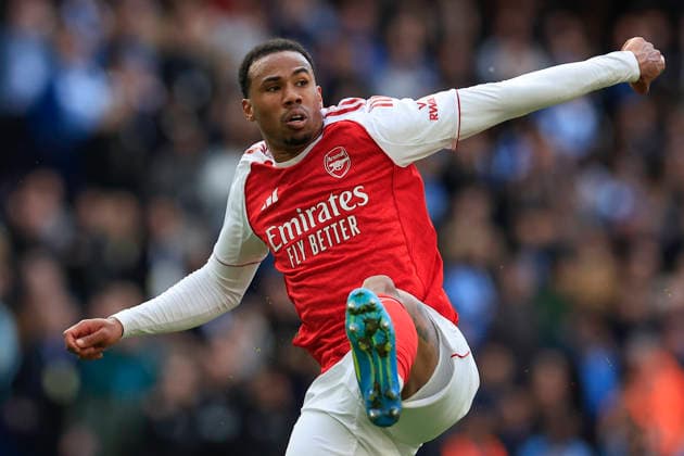 Manchester City v Arsenal, Premier League Gabriel (6) of Arsenal in action during the Premier League match between Manchester City and Arsenal at the Etihad Stadium, Manchester, UK on 19 April 2026. Manchester Etihad Stadium Manchester UK Editorial use only DataCo restrictions apply See www.football-dataco.com , Copyright: xConorxMolloyx PSI-24102-0081