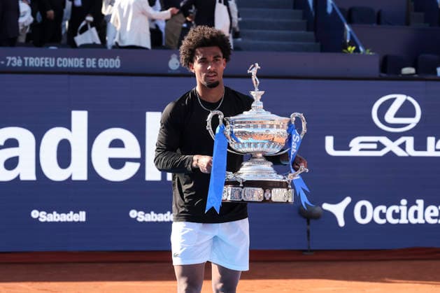 April 19, 2026, Barcelona, Barcelona, Spain: Arthur Fils of France celebrates with the championship trophy during the Final tennis match of the Barcelona Open Banc Sabadell - Conde Godo 2026 Day 9 at Real Club de Tenis Barcelona on April 19, 2026 in Barcelona, Spain. Barcelona Open Banc Sabadell - Conde Godo 2026 Day 9  - ZUMAa181 20260419_zaa_a181_094 Copyright: xJavierxBorregox