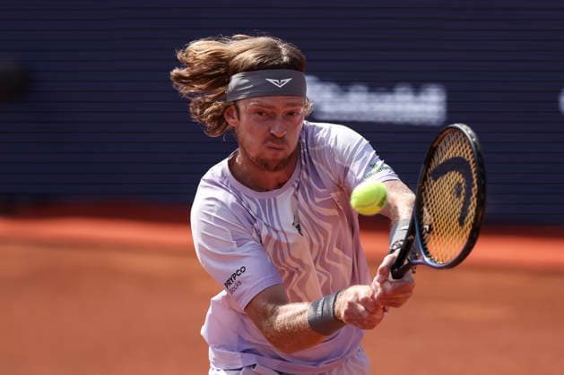 April 19, 2026, Barcelona, Barcelona, Spain: Andrey Rublev of Russia in action against Arthur Fils of France during the Final tennis match of the Barcelona Open Banc Sabadell - Conde Godo 2026 Day 9 at Real Club de Tenis Barcelona on April 19, 2026 in Barcelona, Spain. Barcelona Open Banc Sabadell - Conde Godo 2026 Day 9  - ZUMAa181 20260419_zaa_a181_097 Copyright: xJavierxBorregox