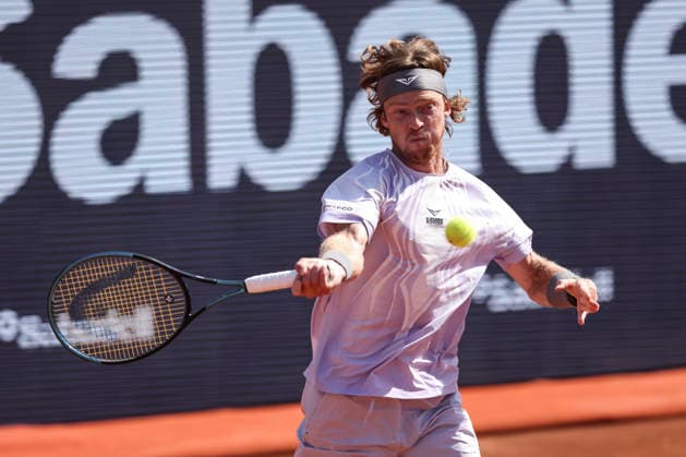 April 19, 2026, Barcelona, Barcelona, Spain: Andrey Rublev of Russia in action against Arthur Fils of France during the Final tennis match of the Barcelona Open Banc Sabadell - Conde Godo 2026 Day 9 at Real Club de Tenis Barcelona on April 19, 2026 in Barcelona, Spain. Barcelona Open Banc Sabadell - Conde Godo 2026 Day 9  - ZUMAa181 20260419_zaa_a181_099 Copyright: xJavierxBorregox