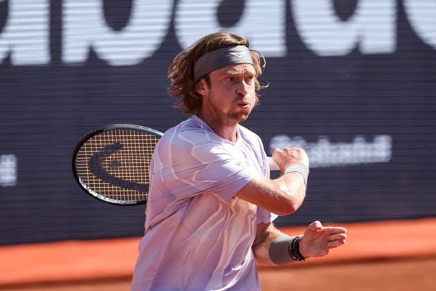 April 19, 2026, Barcelona, Barcelona, Spain: Andrey Rublev of Russia in action against Arthur Fils of France during the Final tennis match of the Barcelona Open Banc Sabadell - Conde Godo 2026 Day 9 at Real Club de Tenis Barcelona on April 19, 2026 in Barcelona, Spain. Barcelona Open Banc Sabadell - Conde Godo 2026 Day 9  - ZUMAa181 20260419_zaa_a181_104 Copyright: xJavierxBorregox