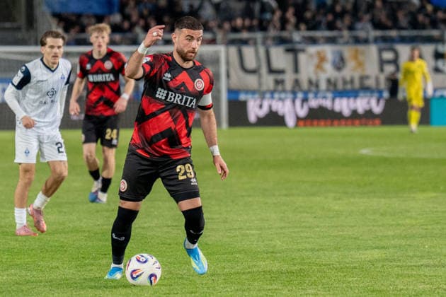 Dritte Liga SV Wehen Wiesbaden vs SV Waldhof Mannheim, 19 04 2026 On the ball Fatih Kaya SV Wehen Wiesbaden, 29 Dritte Liga SV Wehen Wiesbaden vs SV Waldhof Mannheim, Brita Arena, 19 04 2026 DFB DFL REGULATIONS PROHIBIT ANY USE OF PHOTOGRAPHS AS IMAGE SEQUENCES AND OR QUASI VIDEO Copyright: xBEAUTIFULxSPORTS Hillx