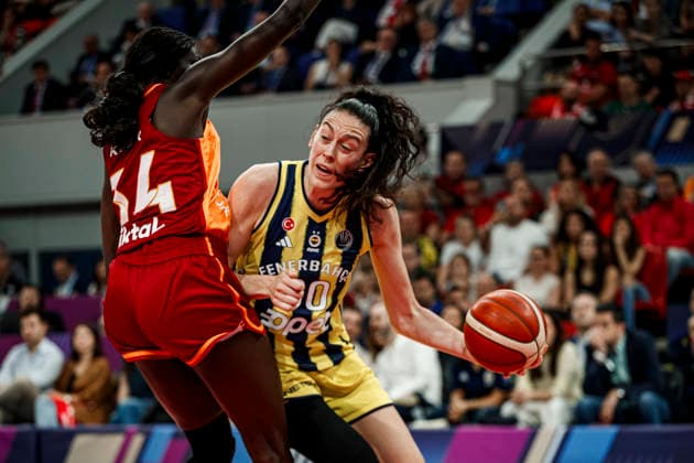 ESP Galatasaray Cagdas Faktoring v Fenerbahce Opet Final game Euroleague Women Final Six 2026 Breanna Stewart and Awak Kuier during the Euroleague Women final game between Galatasaray Cagdas Faktoring and Fenerbahce Opet played at Principe Felipe Arena on April 19, 2026 in Zaragoza, Spain Zaragoza Spain Basketball Copyright: xDanielxMarzo AgenciaxLOFx