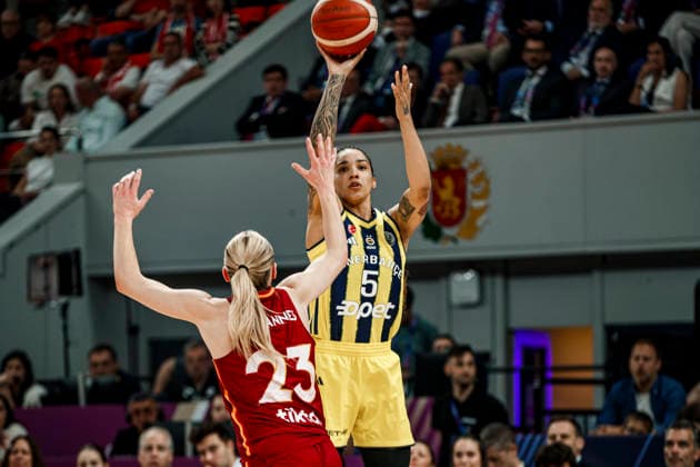 ESP Galatasaray Cagdas Faktoring v Fenerbahce Opet Final game Euroleague Women Final Six 2026 Gabby Williams and Marine Johannes during the Euroleague Women final game between Galatasaray Cagdas Faktoring and Fenerbahce Opet played at Principe Felipe Arena on April 19, 2026 in Zaragoza, Spain Zaragoza Spain Basketball Copyright: xDanielxMarzo AgenciaxLOFx