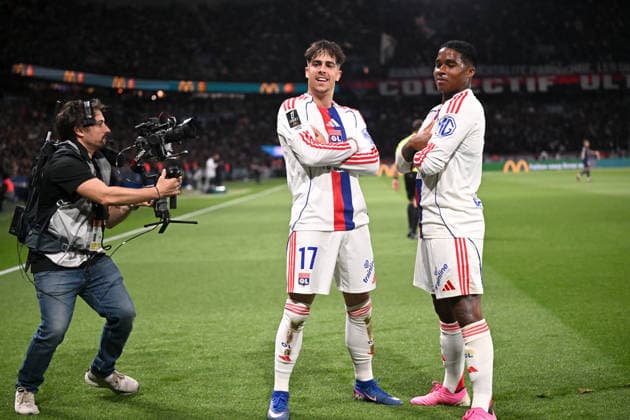 Paris Saint-Germain FC v Olympique Lyonnais - Ligue 1 McDonald s 09 ENDRICK Felipe Moreira de Sousa (ol) - 17 Afonso MOREIRA (ol) during the Ligue 1 McDonald s match between Paris Saint-Germain FC and Olympique Lyonnais at Parc des Princes on April 19, 2026 in Paris, France. (Photo Anthony Bibard FEP Icon Paris France  Copyright: xFEPx 776348360
