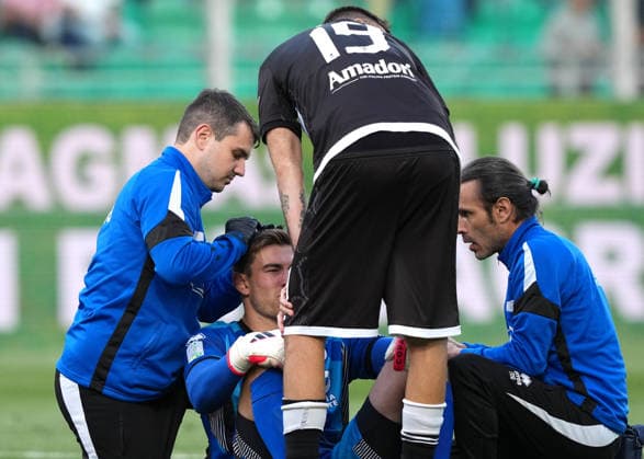 Palermo v Cesena - Serie B Jonathan Klinsmann of Cesena FC is injured during the Serie B match between Palermo FC and Cesena FC at the Stadio Renzo Barbera in Palermo, Italy, on April 18, 2026. Palermo Italy  Copyright: xGabrielexMaricchiolox originalFilename:maricchiolo-palermov260418_npUhp.jpg