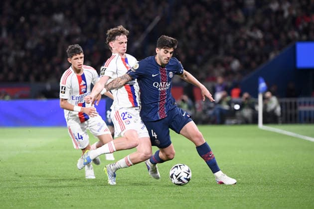 Paris Saint-Germain FC v Olympique Lyonnais - Ligue 1 McDonald s 23 Tyler MORTON (ol) - 04 Lucas BERALDO (psg) during the Ligue 1 McDonald s match between Paris Saint-Germain FC and Olympique Lyonnais at Parc des Princes on April 19, 2026 in Paris, France. Paris France  Copyright: xFEPx 776348360