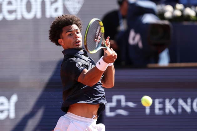 April 19, 2026, Barcelona, Barcelona, Spain: Arthur Fils of France in action against Andrey Rublev of Russia during the Final tennis match of the Barcelona Open Banc Sabadell - Conde Godo 2026 Day 9 at Real Club de Tenis Barcelona on April 19, 2026 in Barcelona, Spain. Barcelona Spain - ZUMAa181 20260419_zaa_a181_150 Copyright: xJavierxBorregox