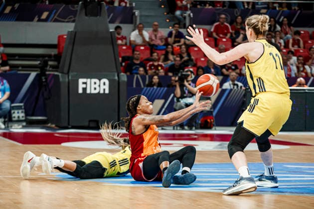 ESP Galatasaray Cagdas Faktoring v Fenerbahce Opet Final game Euroleague Women Final Six 2026 Kamiah Smalls and Emma Messeman during the Euroleague Women final game between Galatasaray Cagdas Faktoring and Fenerbahce Opet played at Principe Felipe Arena on April 19, 2026 in Zaragoza, Spain Zaragoza Spain Basketball Copyright: xDanielxMarzo AgenciaxLOFx