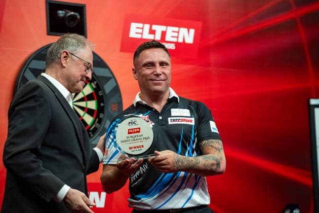 Gerwyn Price (WAL) - Sieger des PDC European Darts Grand Prix 2026 mit Trophaee GER, PDC European Darts Grand Prix 2026, Sindelfingen Glaspalast, 19.04.2026 GER, PDC European Darts Grand Prix 2026, Sindelfingen Glaspalast, 19.04.2026 Sindelfingen *** Gerwyn Price WAL Winner of the PDC European Darts Grand Prix 2026 with Trophaee GER, PDC European Darts Grand Prix 2026, Sindelfingen Glaspalast, 19 04 2026 GER, PDC European Darts Grand Prix 2026, Sindelfingen Glaspalast, 19 04 2026 Sindelfingen Copyright: xSandyxDinkelackerx EP_SDR